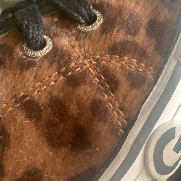 🔥 END OF SUMMER SALE PRICE $16🔥
 G By Guess Sneakers - Picture 8 of 8